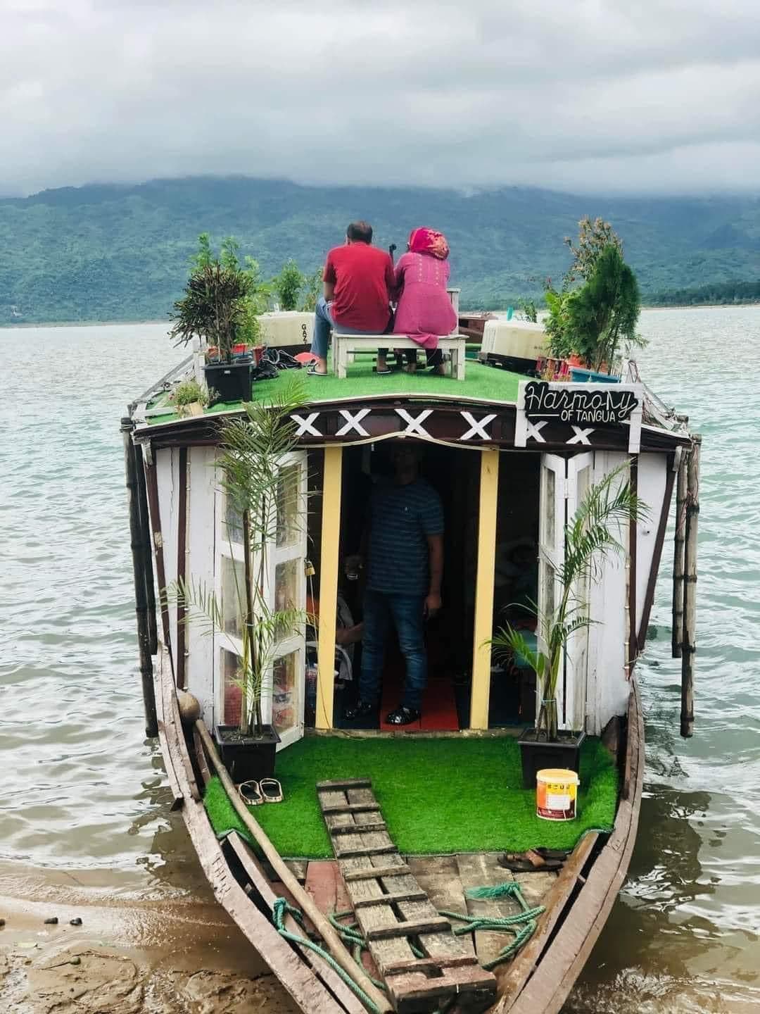 HARMONY AC Family  House Boat