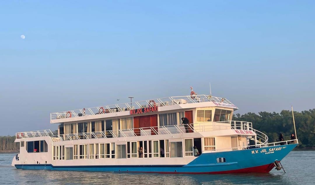 MV Jolsafari হাউজবোট (AC)